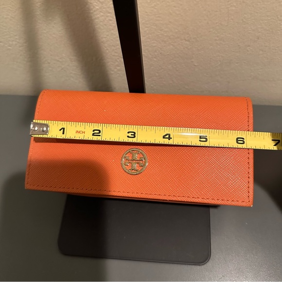 Tory Burch orange saffiano leather magnetic snap sunglasses case - Picture 9 of 11